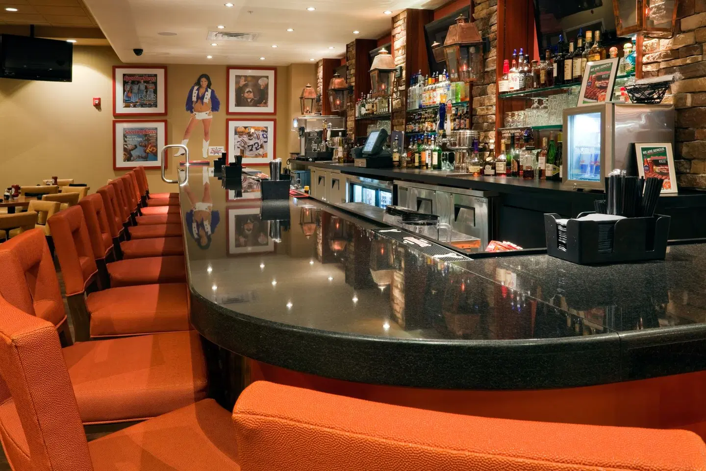 Holiday Inn Baton Rouge College Drive I-10 by IHG Bar