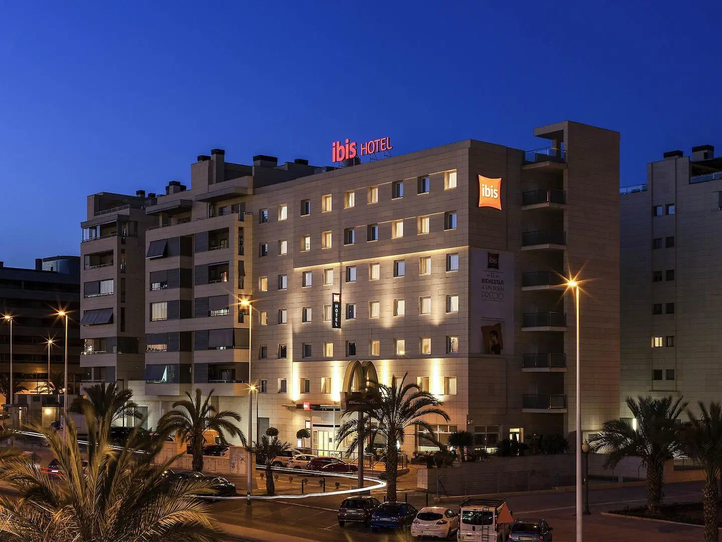 ibis Elche EXTERIOR