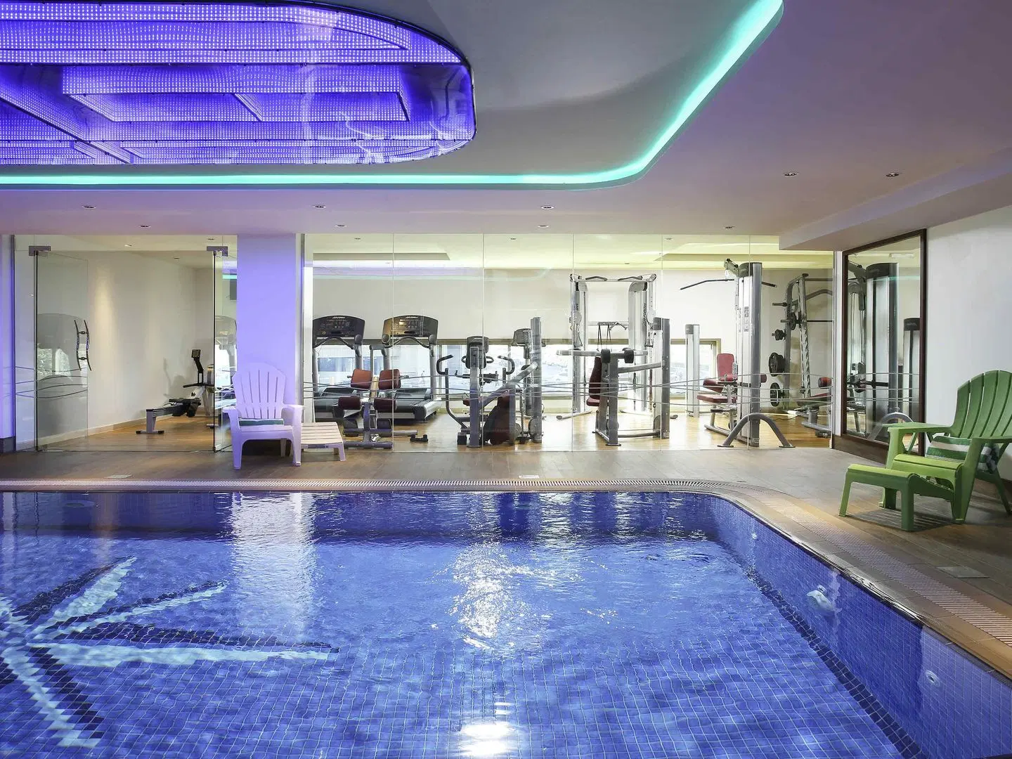 ibis Styles Dubai Jumeira Hallenbad
