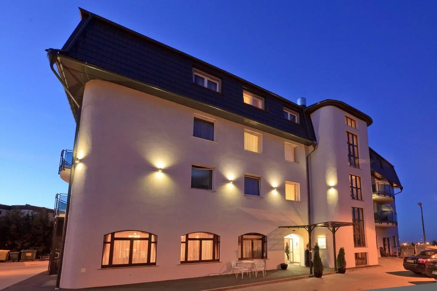 Amber EXTERIOR