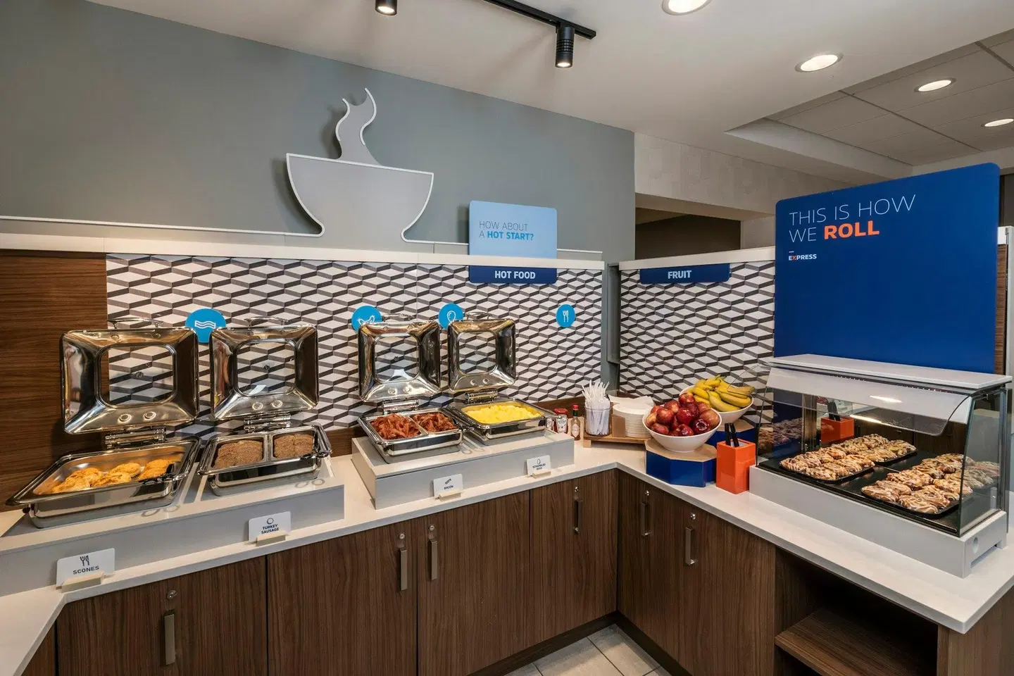 Holiday Inn Express Toronto Downtown by IHG ROOM_EXAMPLE