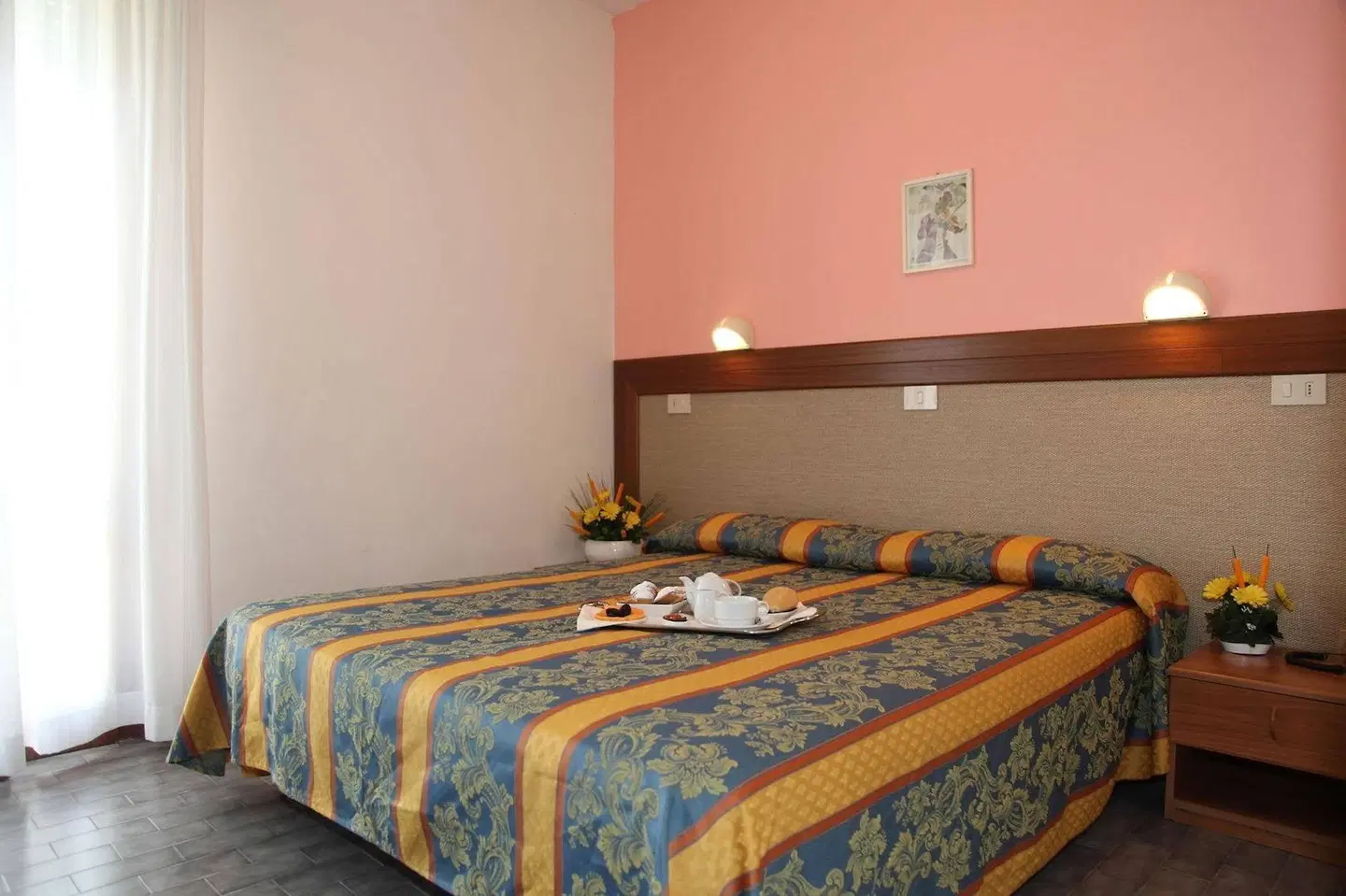 Bettina ROOM_EXAMPLE