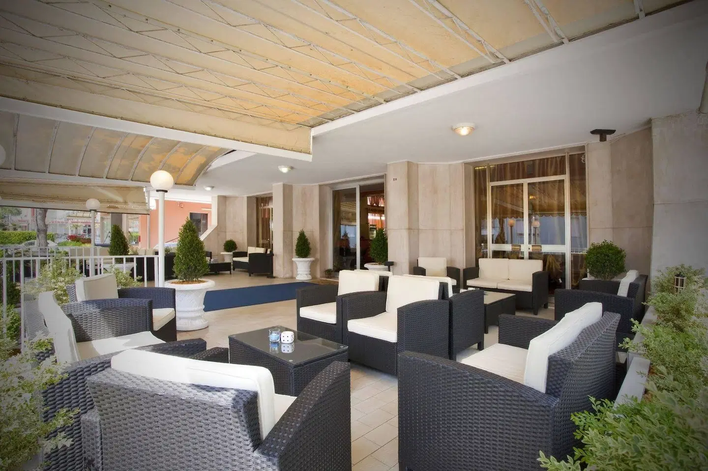Bettina LOUNGE_LOBBY