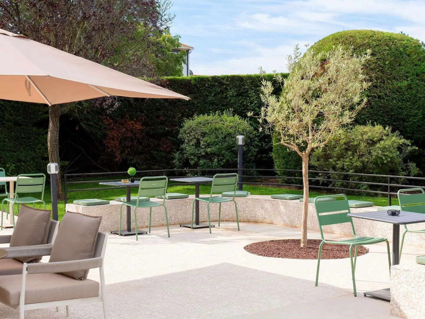 ibis Manosque Cadarache Terrasse