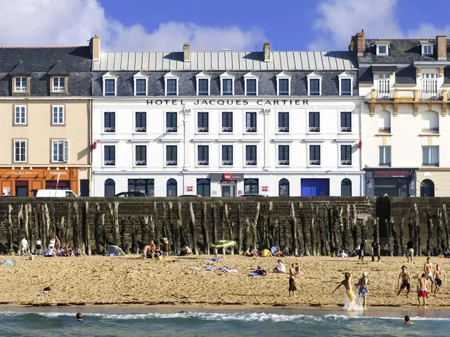 ibis Saint-Malo Plage EXTERIOR