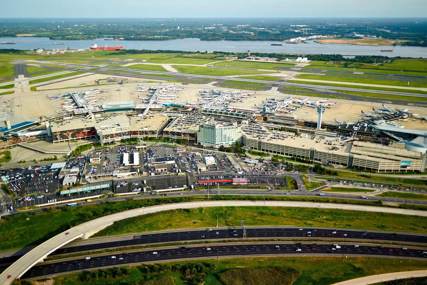 Philadelphia Airport Marriott LANDSCAPE