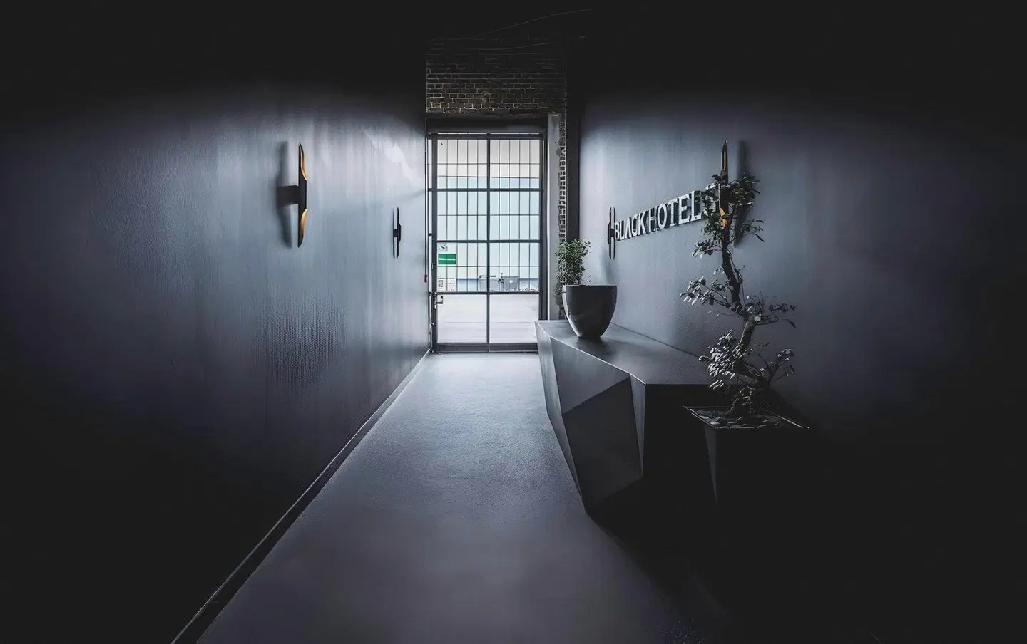 Black Hallenbad