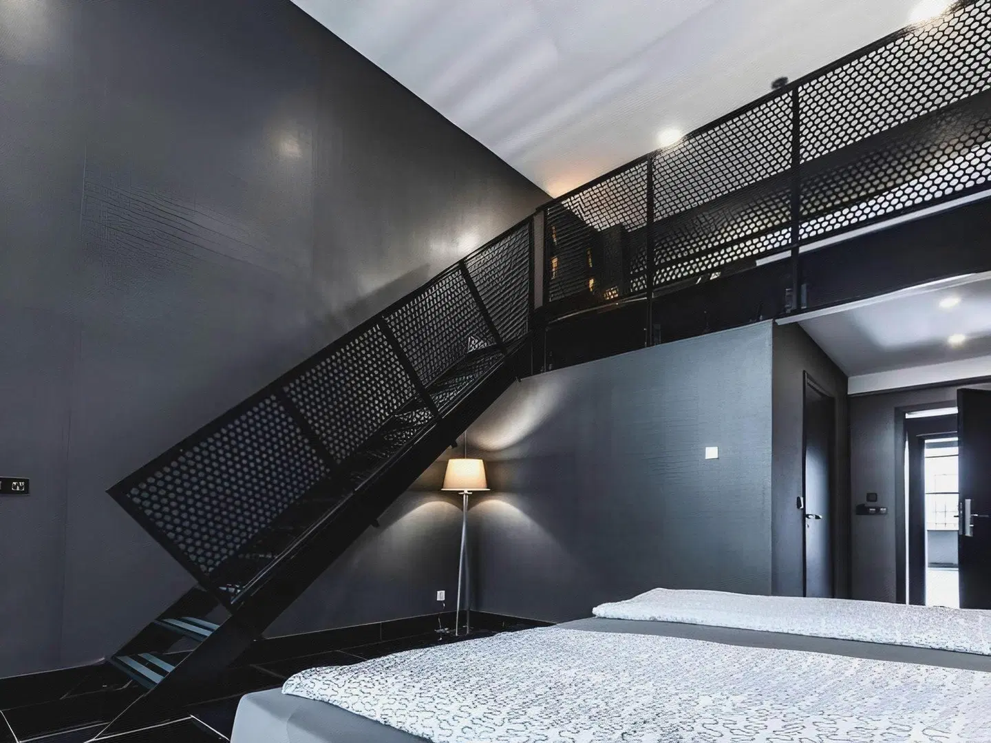 Black ROOM_EXAMPLE