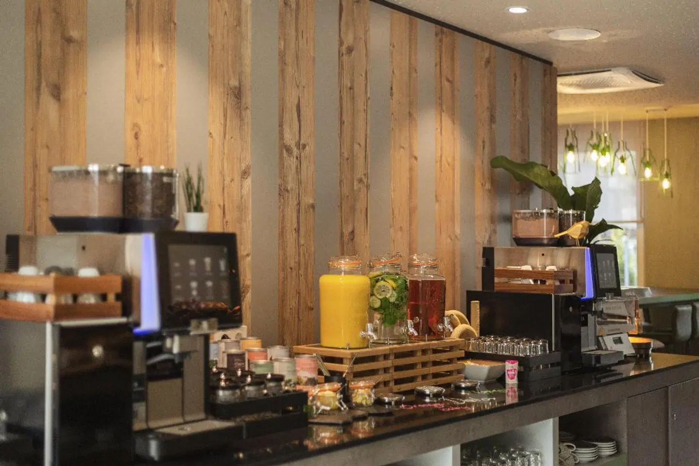Holiday Inn - the niu, Mill Cologne Mülheim by IHG LOUNGE_LOBBY