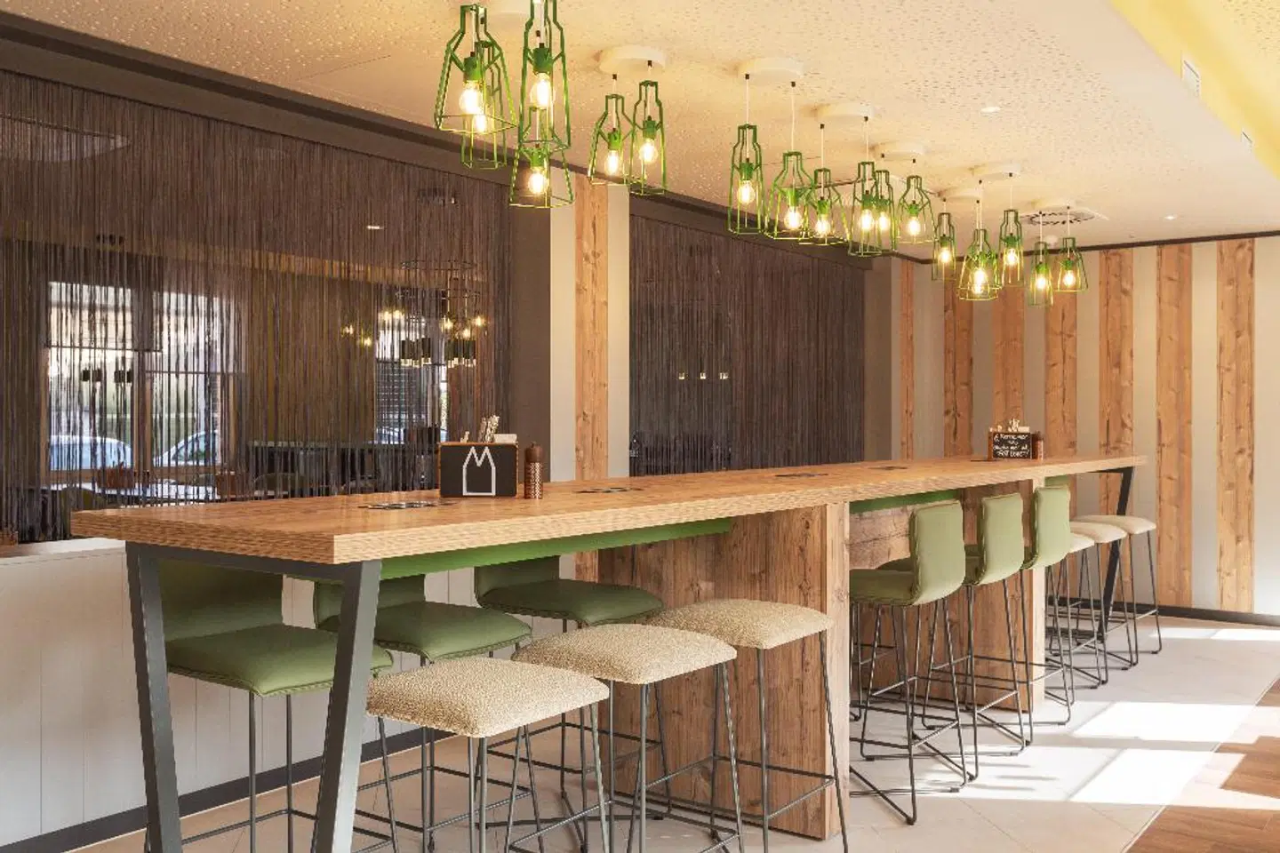 Holiday Inn - the niu, Mill Cologne Mülheim by IHG Bar