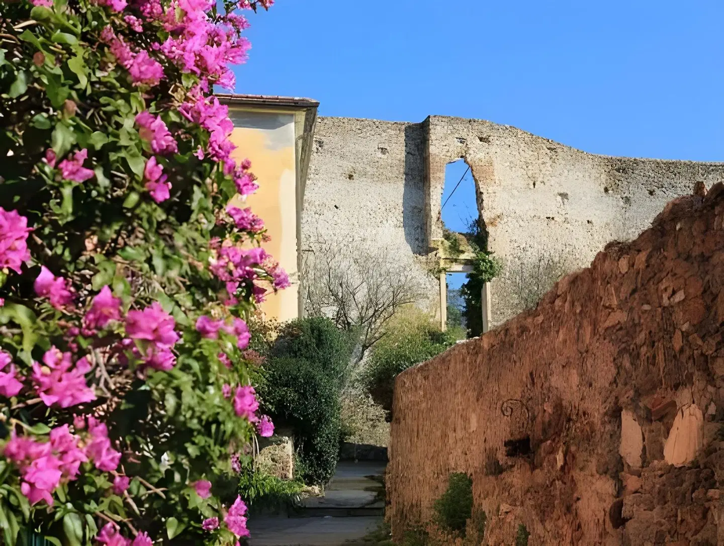 Mediterranée EXTERIOR