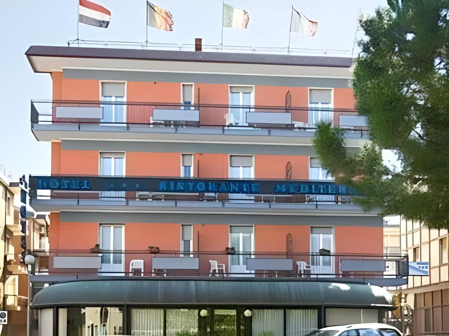 Mediterranée EXTERIOR
