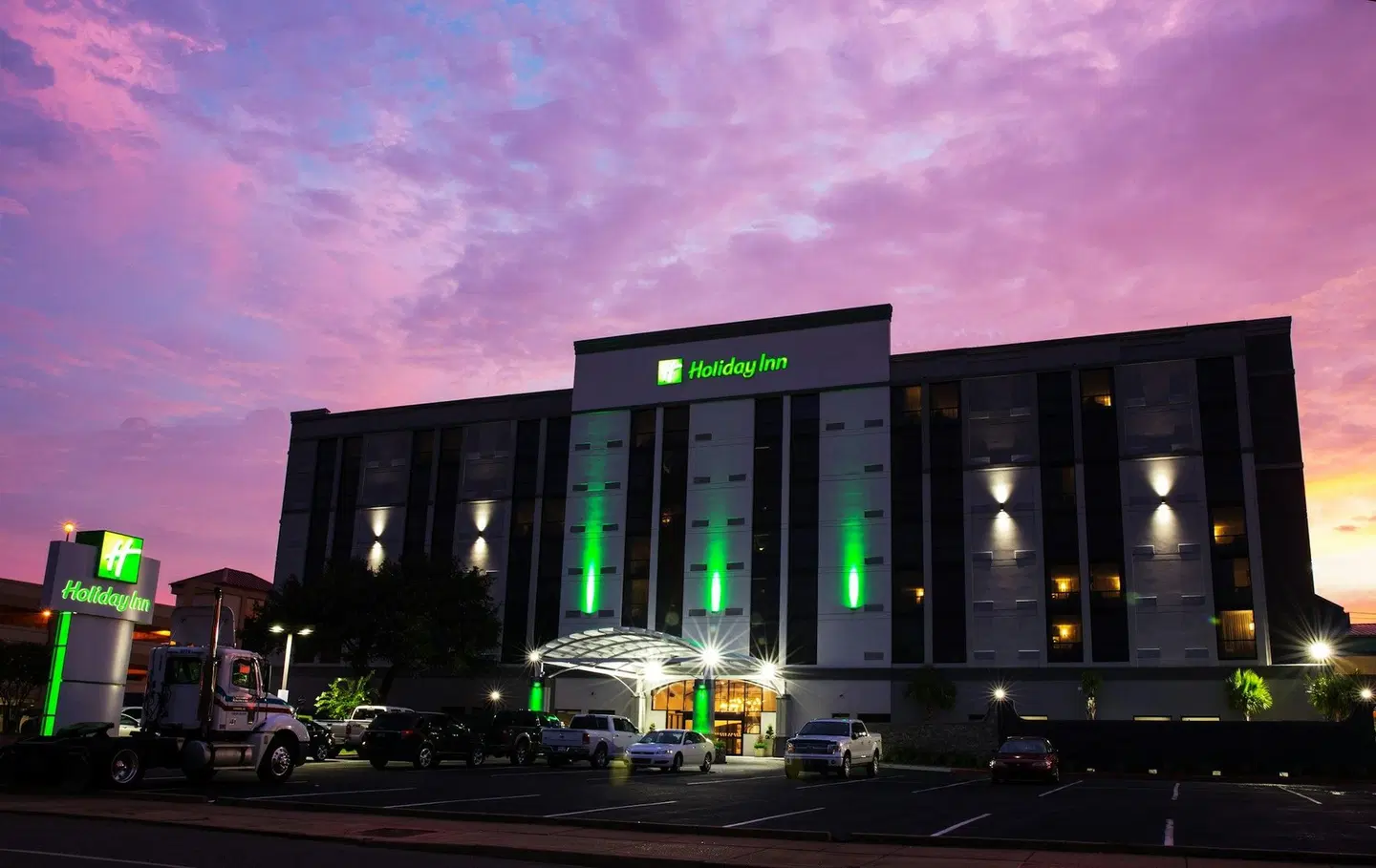 Holiday Inn Alexandria - Downtown by IHG EXTERIOR