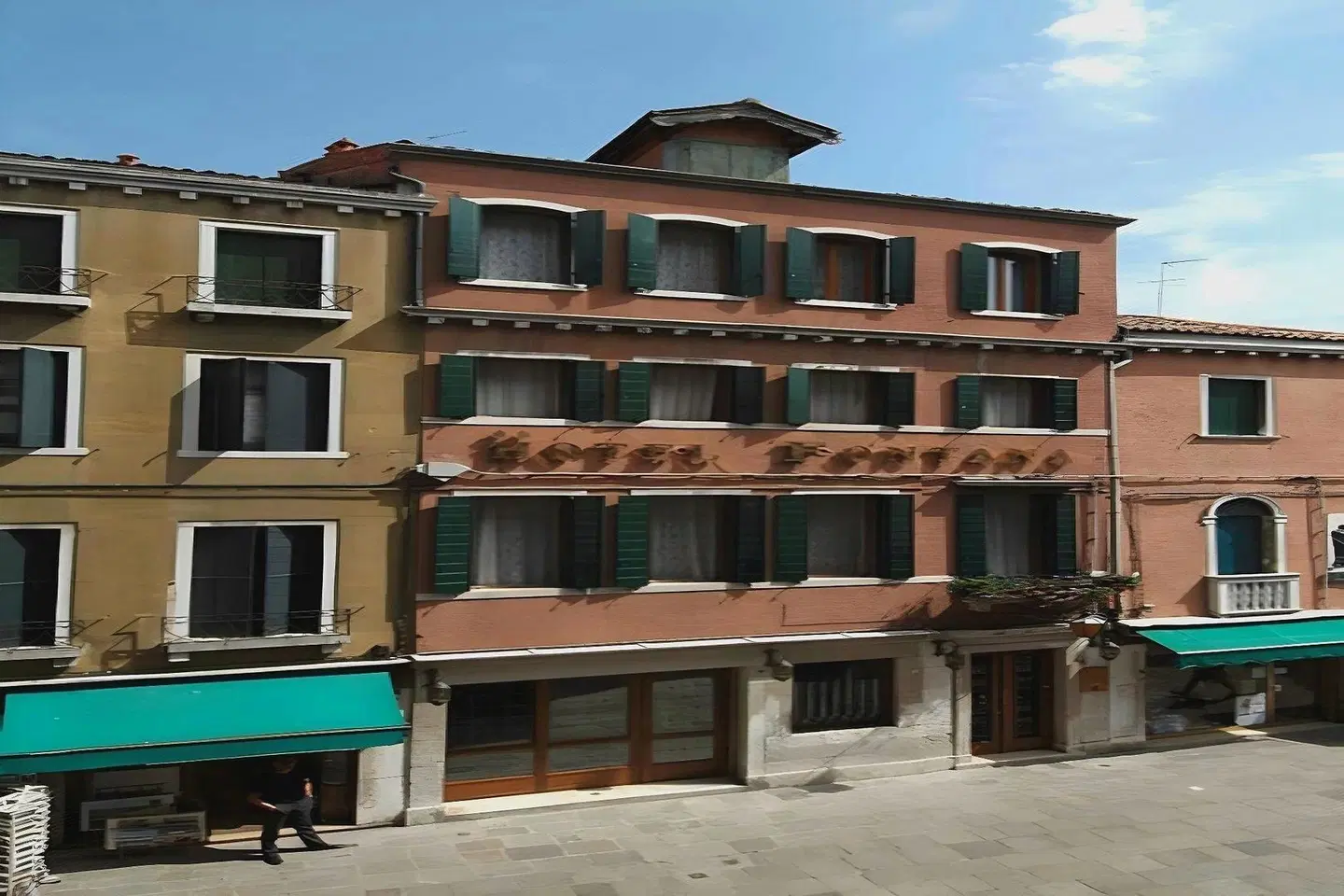 Fontana EXTERIOR