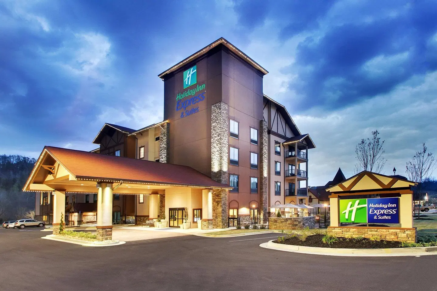 Holiday Inn Express & Suites Helen by IHG EXTERIOR