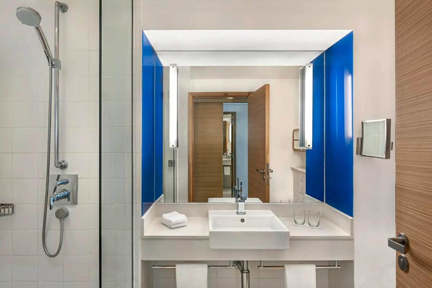 Yas Plaza Bay Badezimmer
