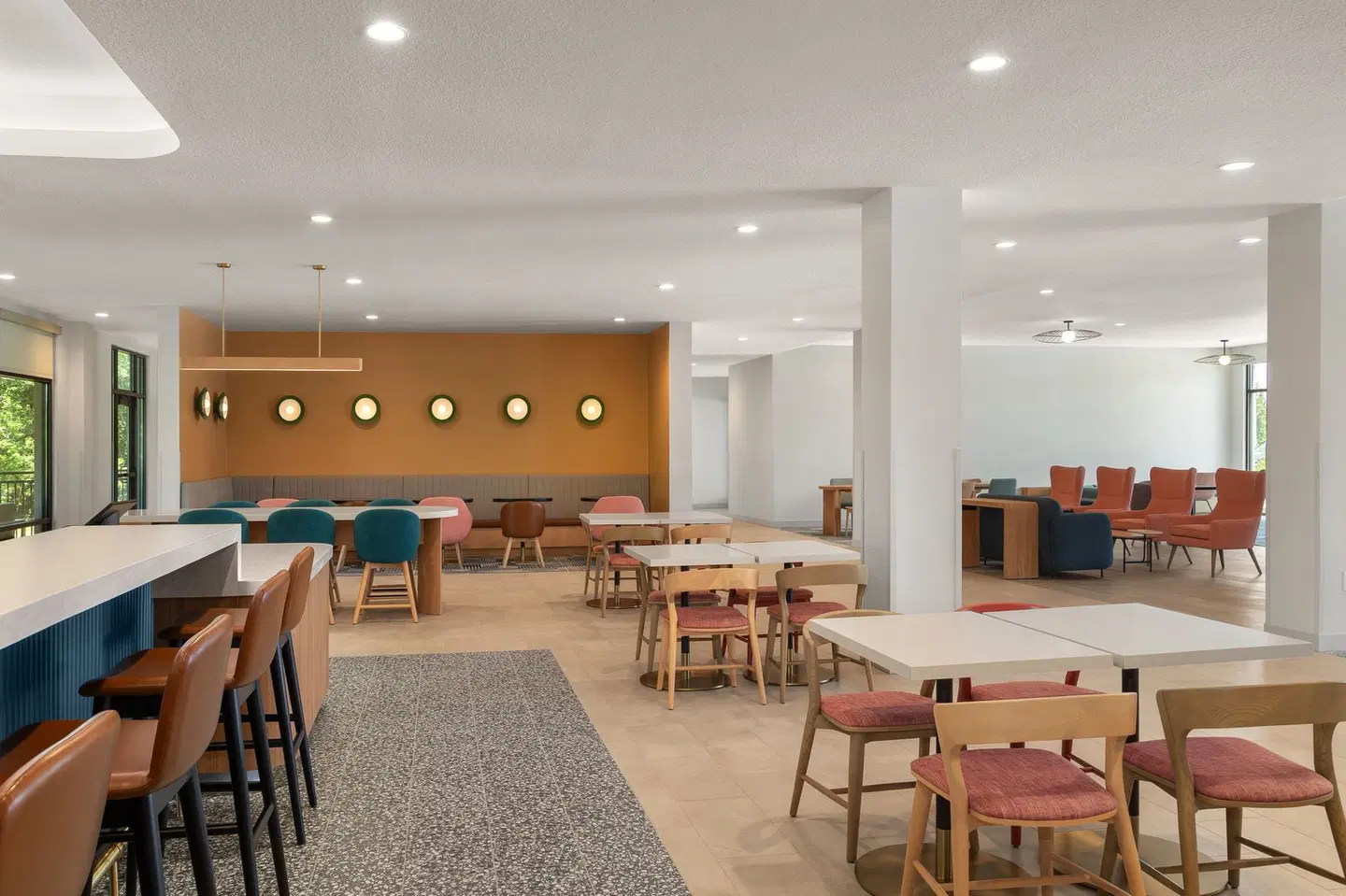 EVEN Hotel Orlando International Airport by IHG Bar