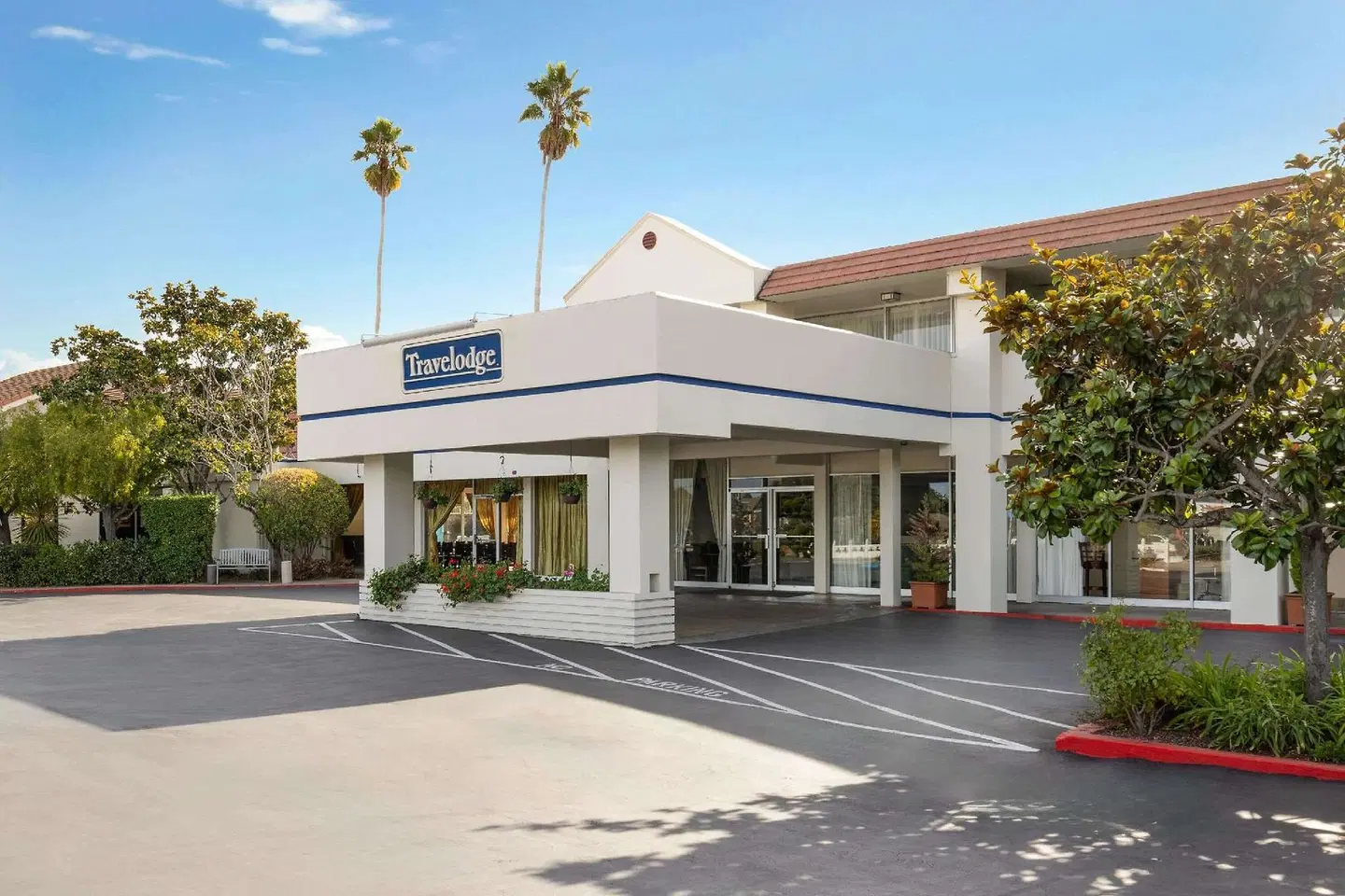 Monterey Bay Travelodge EXTERIOR