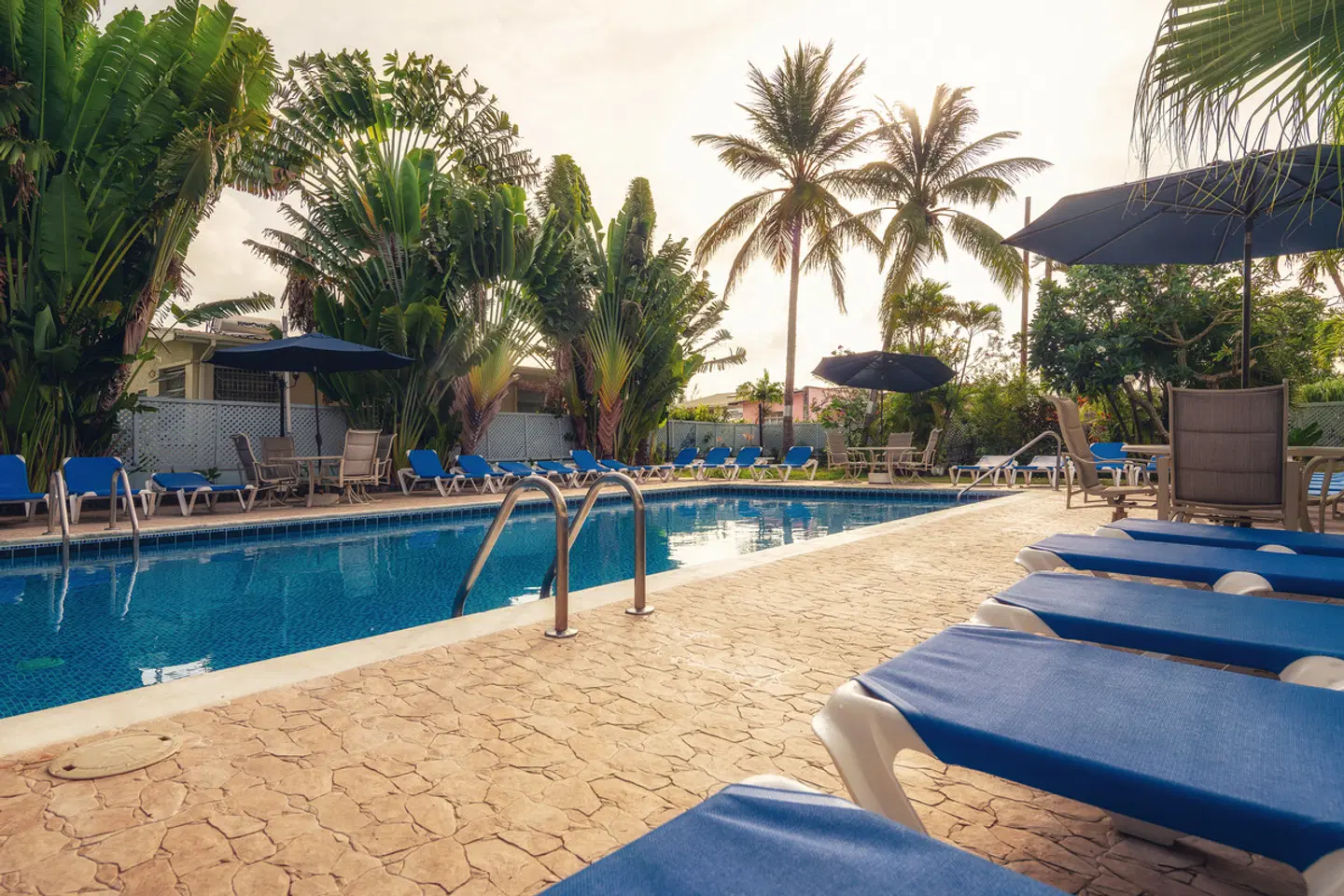 Time Out Hotel OUTDOOR_POOL