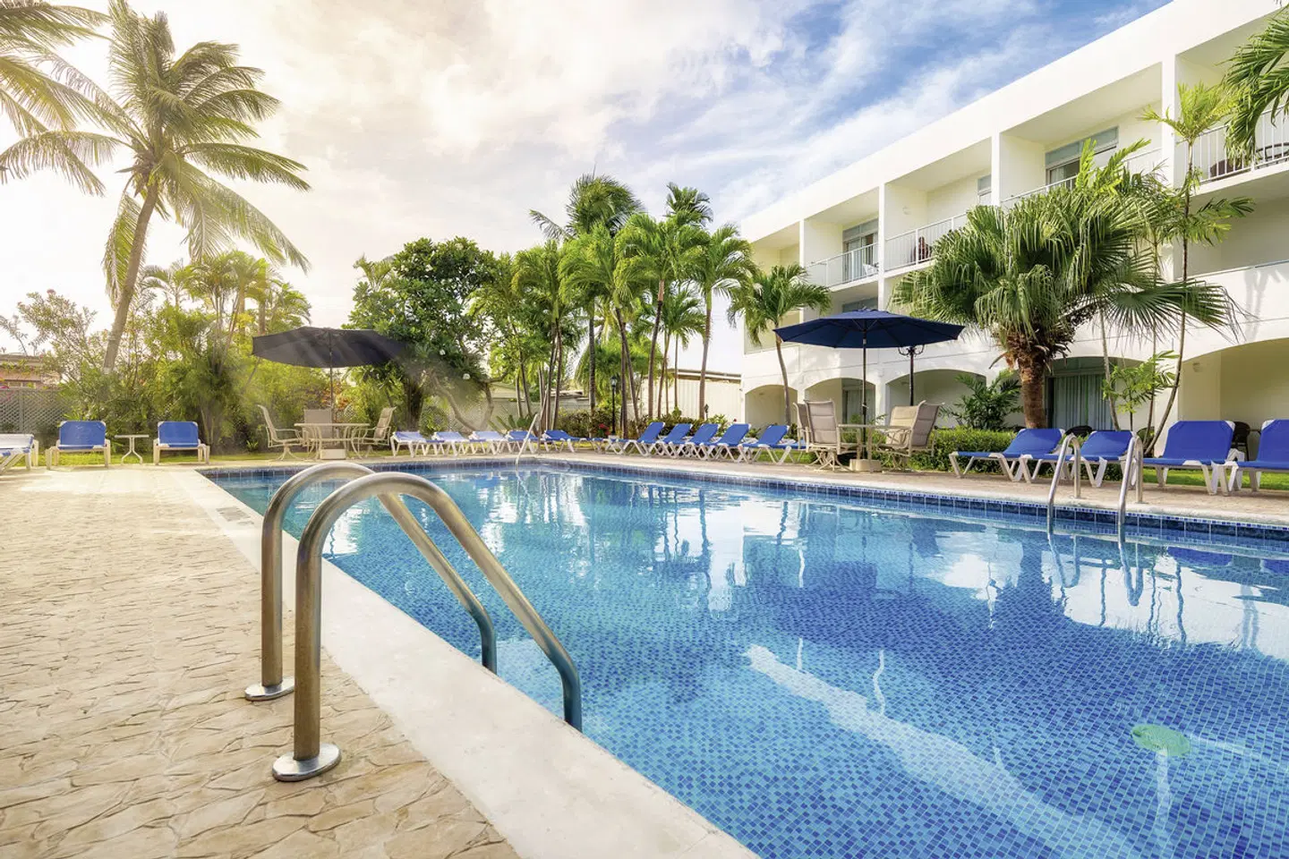 Time Out Hotel OUTDOOR_POOL