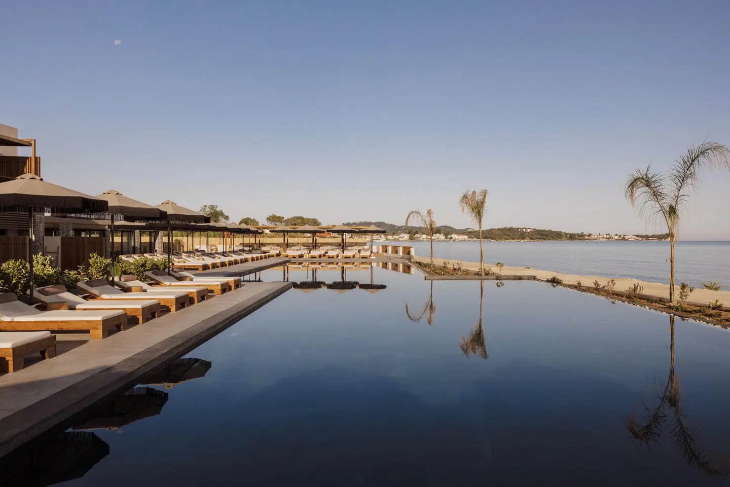 Unda OUTDOOR_POOL