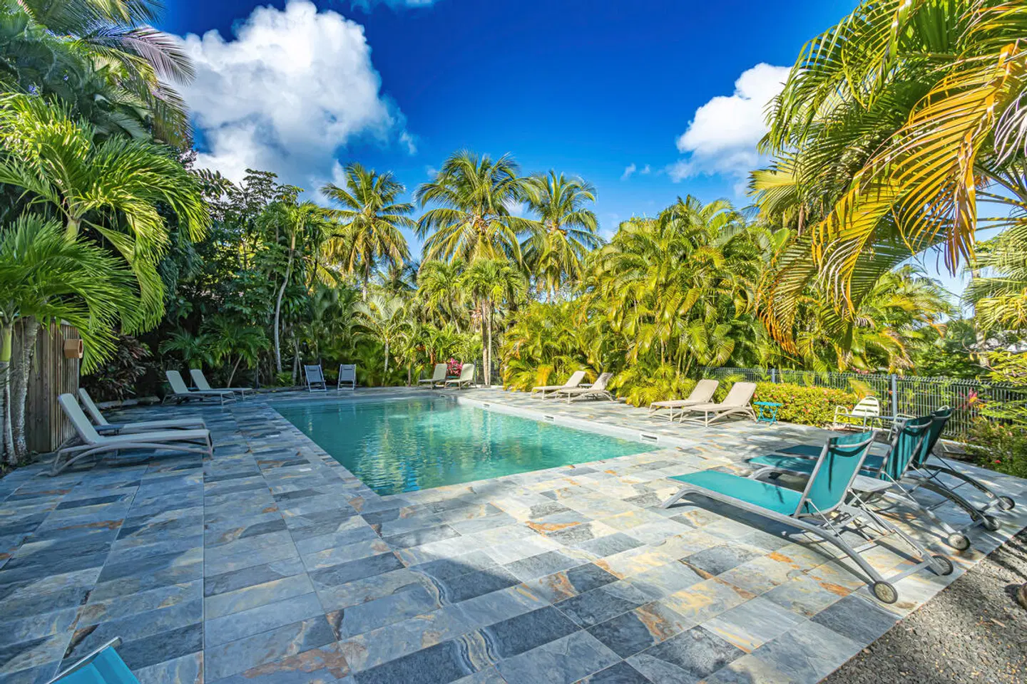 Caraïb' Bay Hotel OUTDOOR_POOL