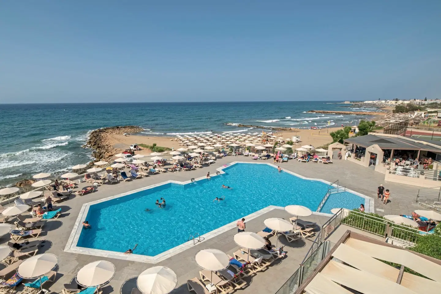 Themis Beach Hotel OUTDOOR_POOL
