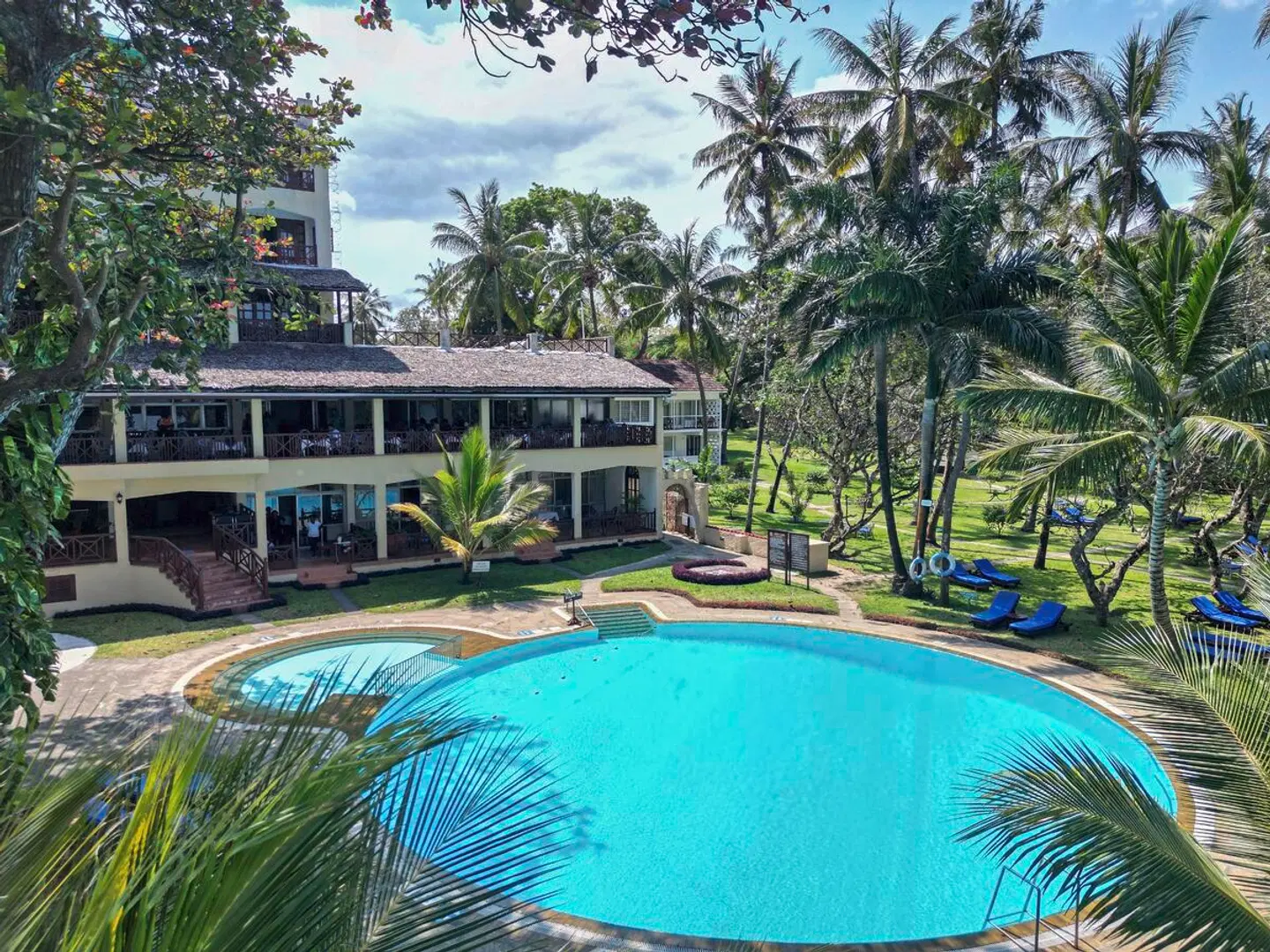 Neptune Beach Resort OUTDOOR_POOL
