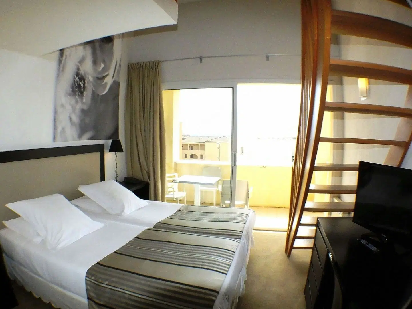 Mariana ROOM_EXAMPLE