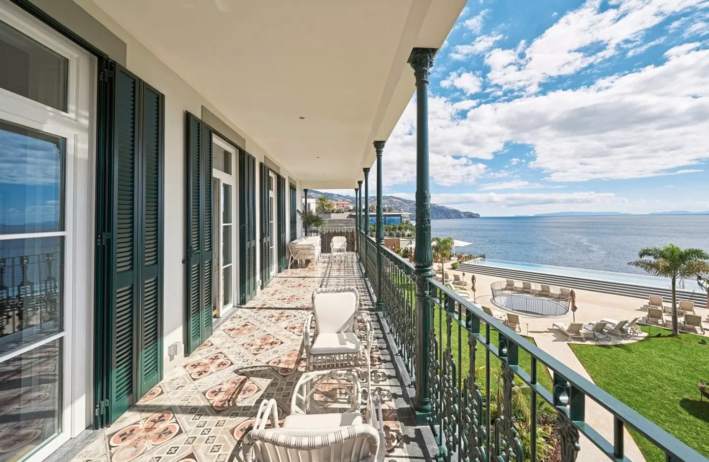 Les Suites at The Cliff Bay Terrasse