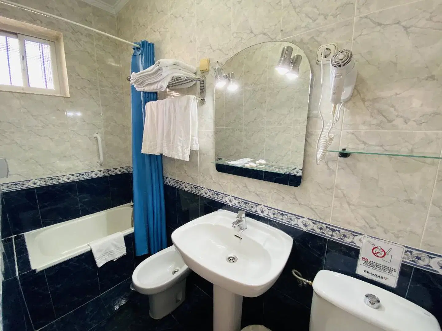 Apartamentos Los Jazmines Badezimmer