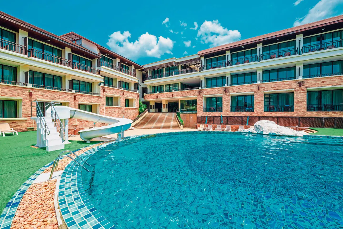 Kacha Resort & Spa OUTDOOR_POOL