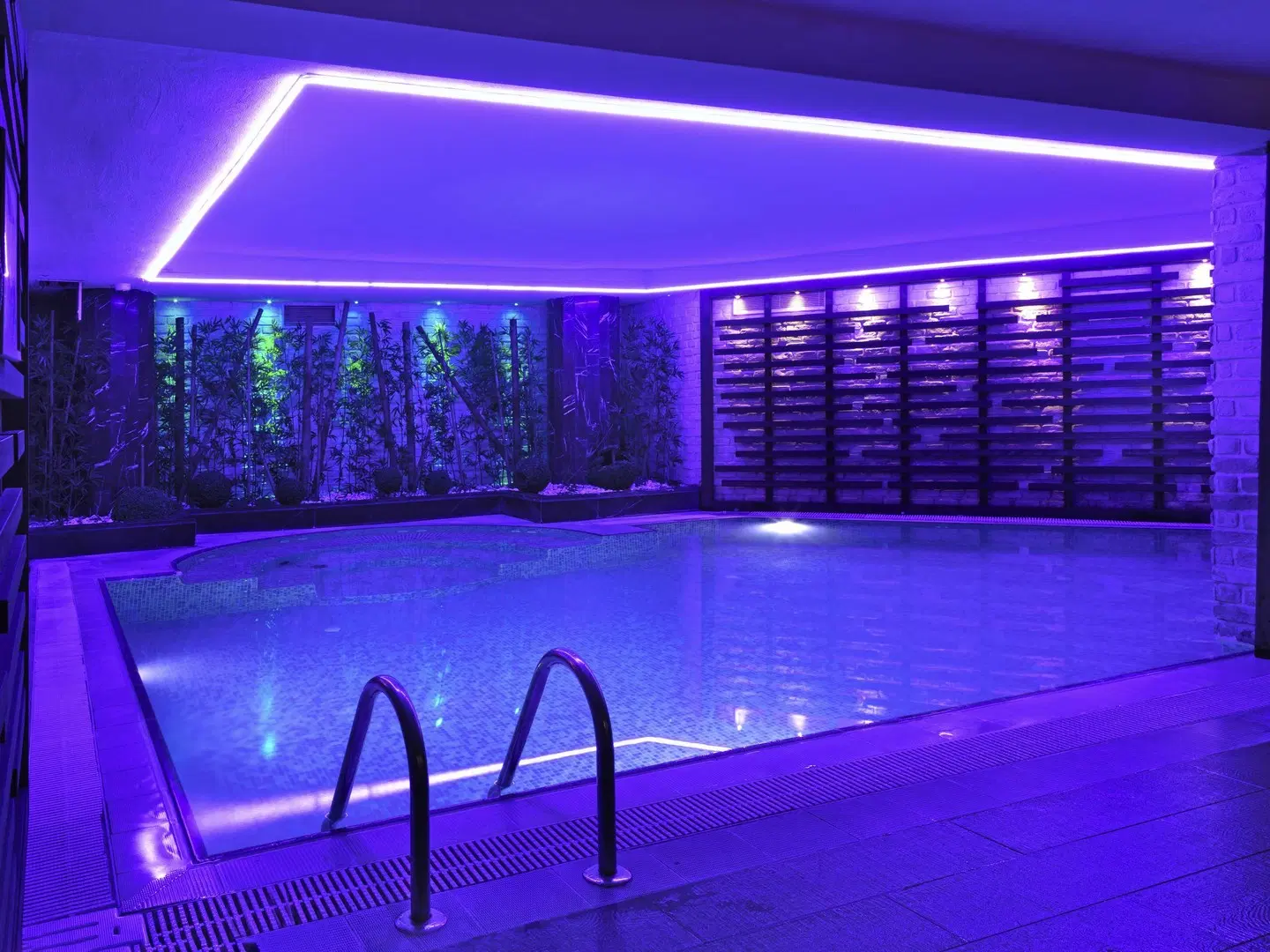 Mercure Istanbul Bomonti Hallenbad