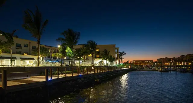 Hyatt House Naples/5th Avenue EXTERIOR