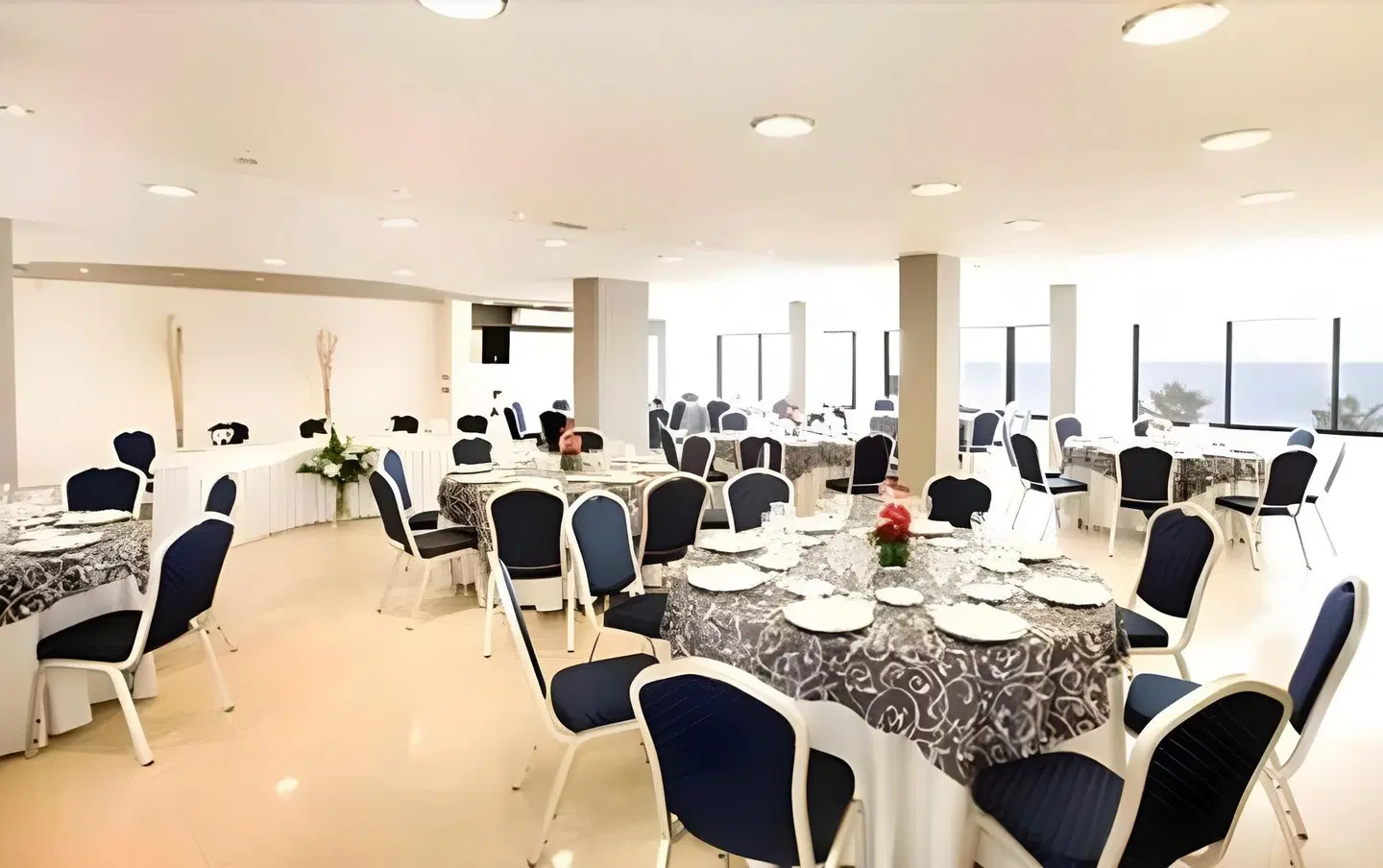 Fay Victoria Beach Restaurant