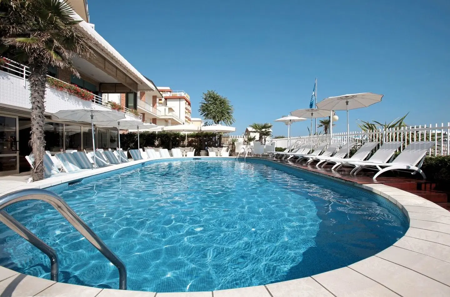Rivamare OUTDOOR_POOL
