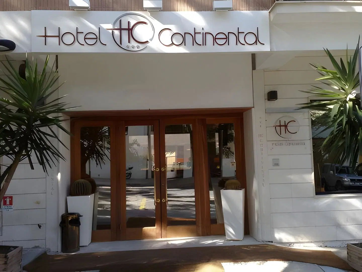 Continental EXTERIOR