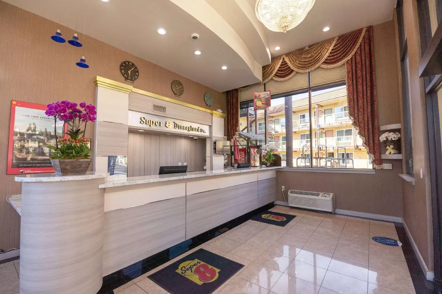 Super 8 by Wyndham Anaheim/Disneyland Drive LOUNGE_LOBBY