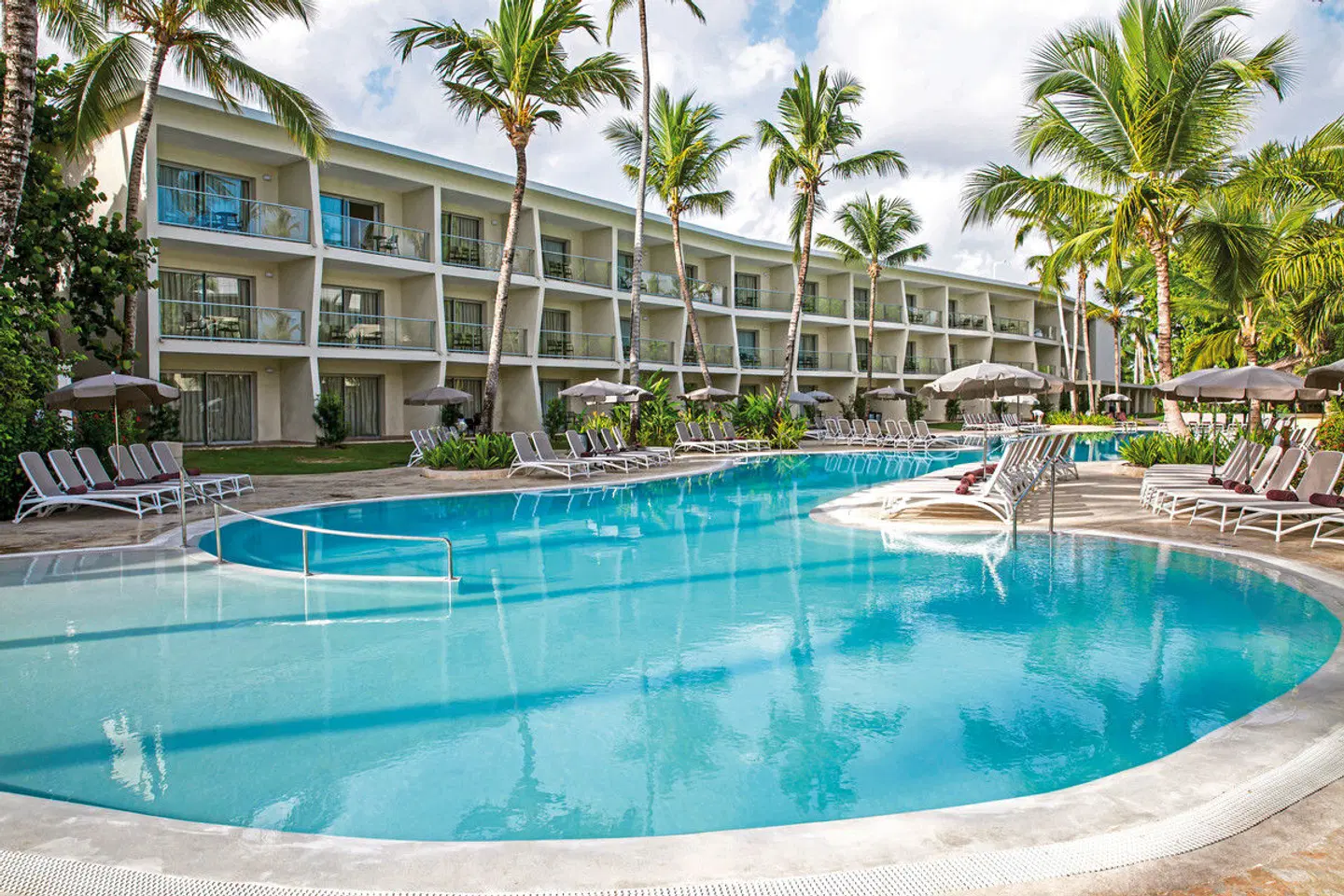 Impressive Premium Punta Cana OUTDOOR_POOL