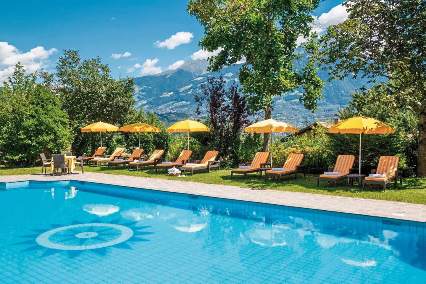 Kristall OUTDOOR_POOL