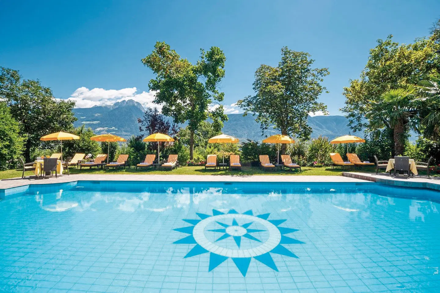 Kristall OUTDOOR_POOL