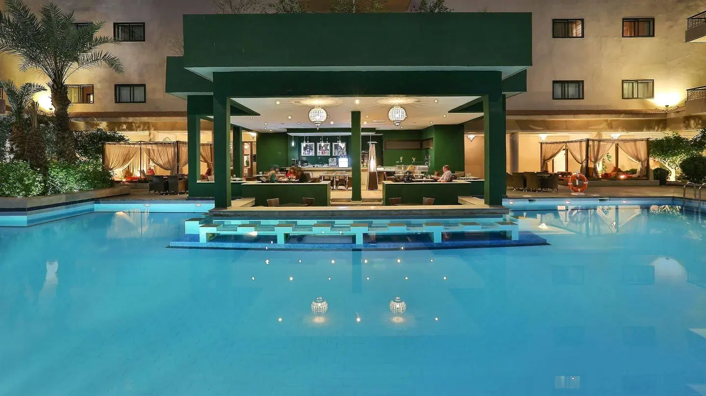 Grand Plaza Hotel Hallenbad