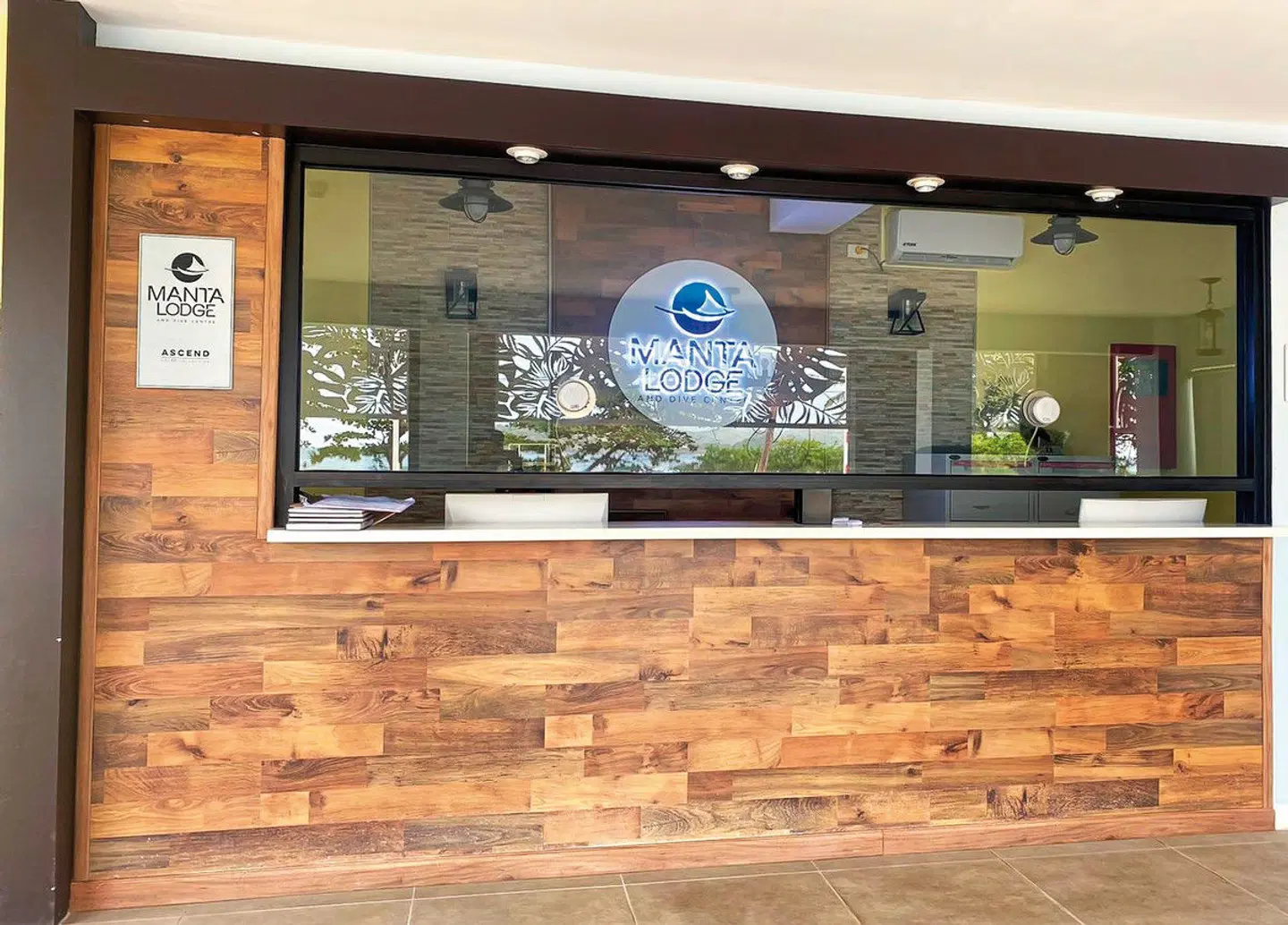 Manta Lodge and Dive Centre LOUNGE_LOBBY