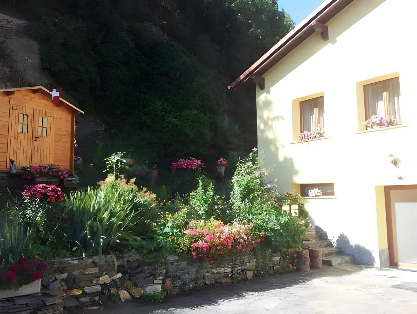Le Merle Châtelain EXTERIOR
