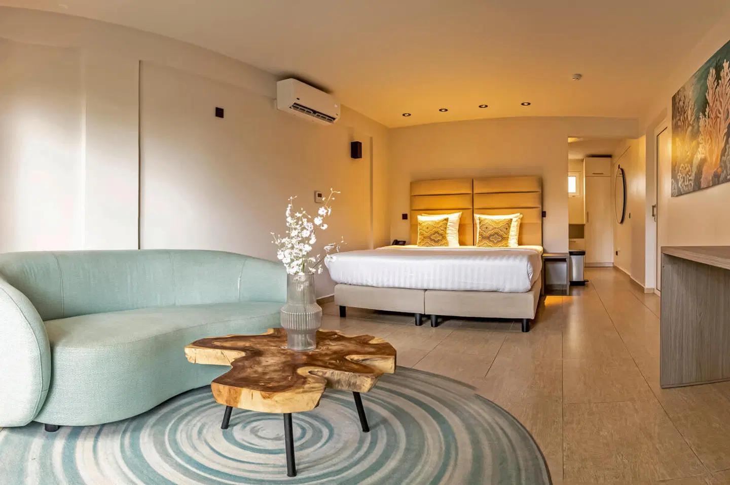 Dolphin Suites HEALTH_BEAUTY