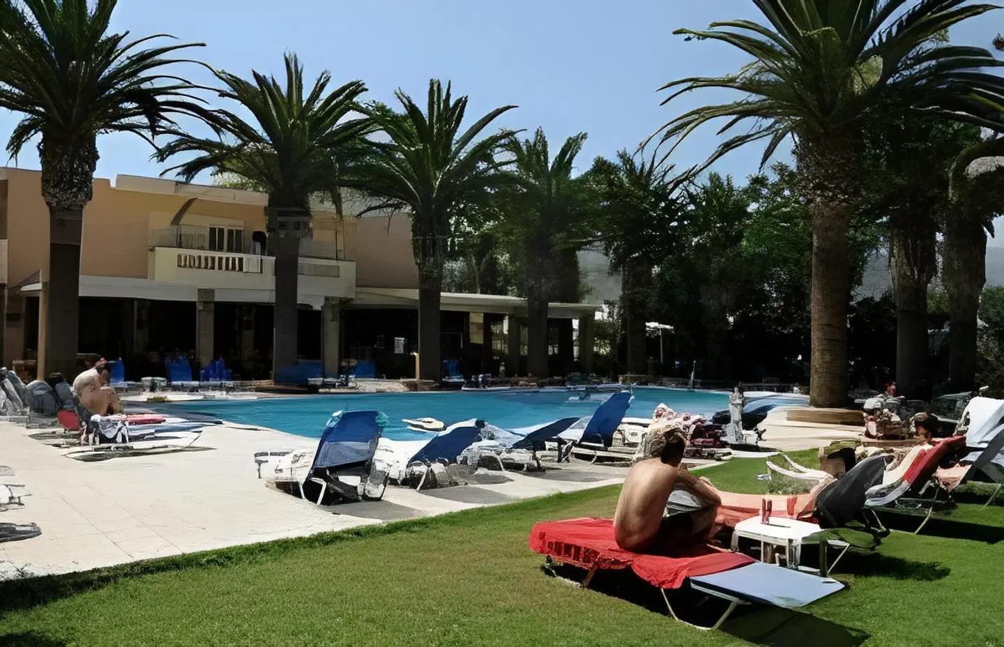 Drossia Palms Studios OUTDOOR_POOL