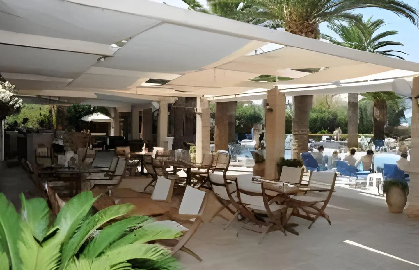 Drossia Palms Studios Restaurant