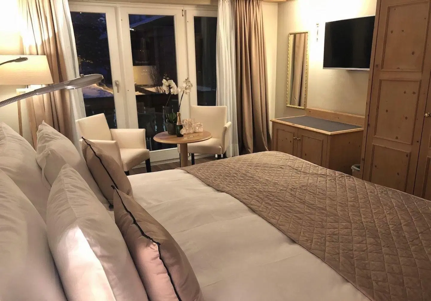 Albatros ROOM_EXAMPLE