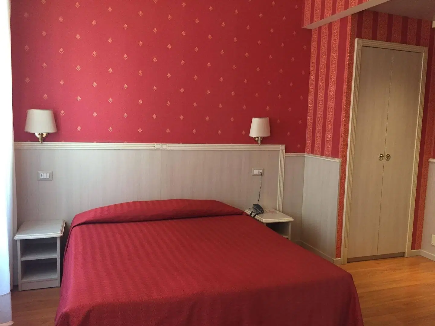 Garda ROOM_EXAMPLE