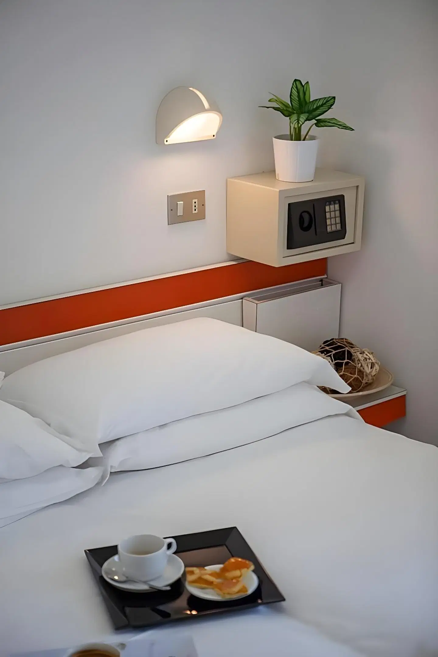 Bologna ROOM_EXAMPLE